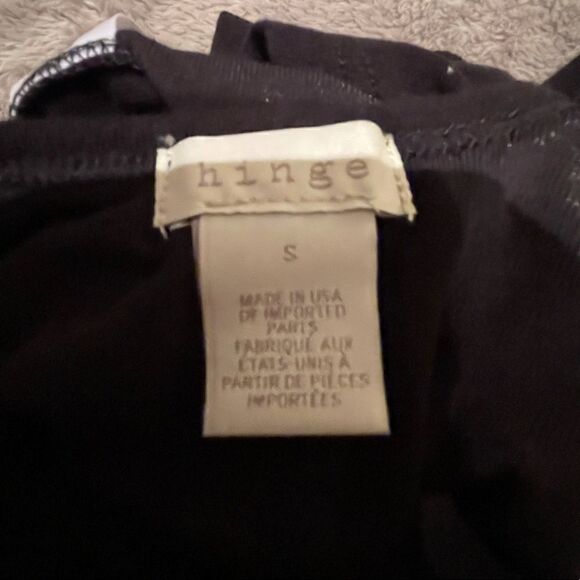 hinge Black Simple Tank   - Picture 6 of 6